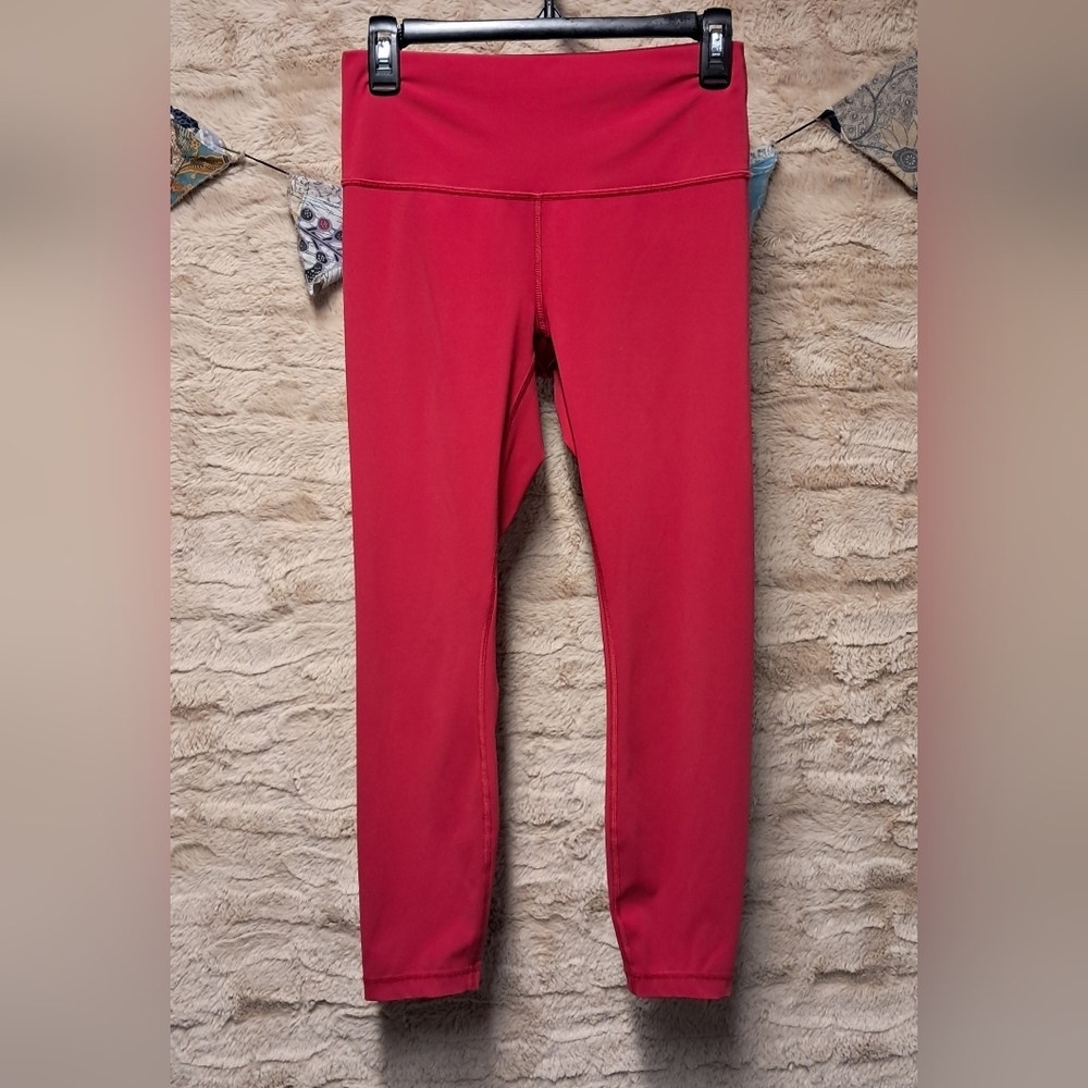 Lululemon red wunder under 25in Workout Leggings Size 8